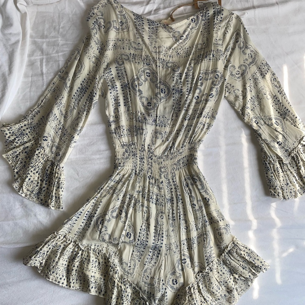 Medium Beachy, Patterned Romper - Picture 2 of 3